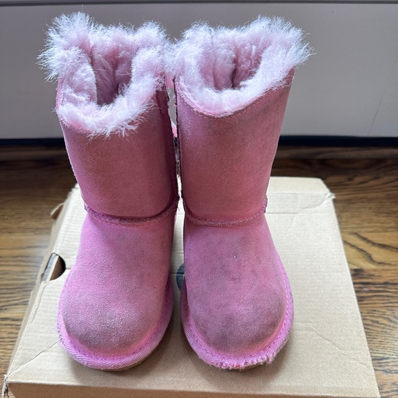 UGG boots - Picture 1 of 4